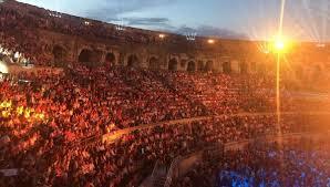 Sfeervolle avond tijdens het Festival van Nîmes