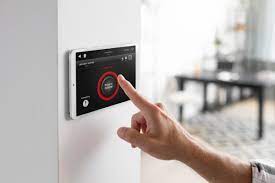 Villa security — alarm, shutters and automatic lighting